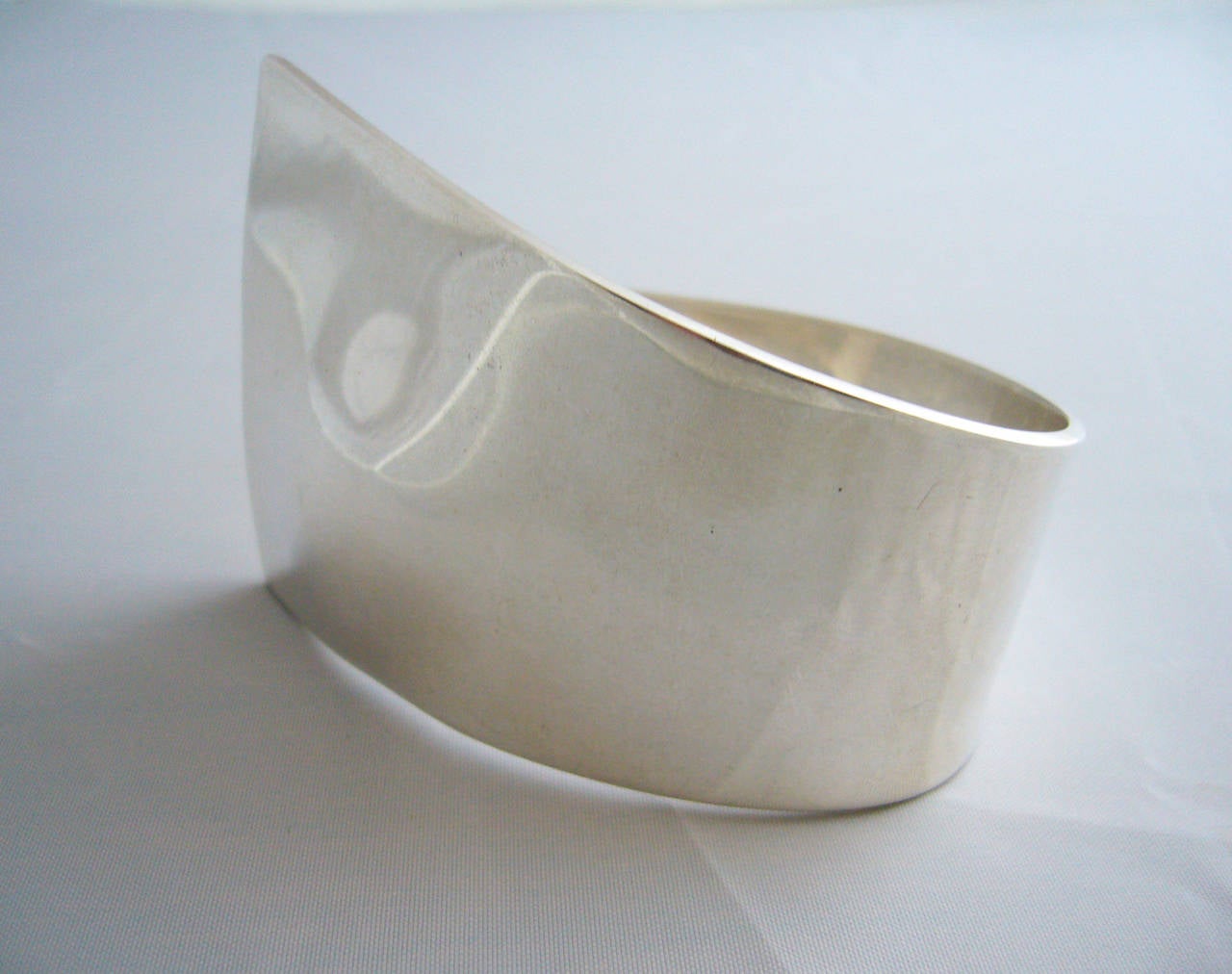 Sterling Silver Wrist Bone Cuff Bracelet In Excellent Condition In Palm Springs, CA