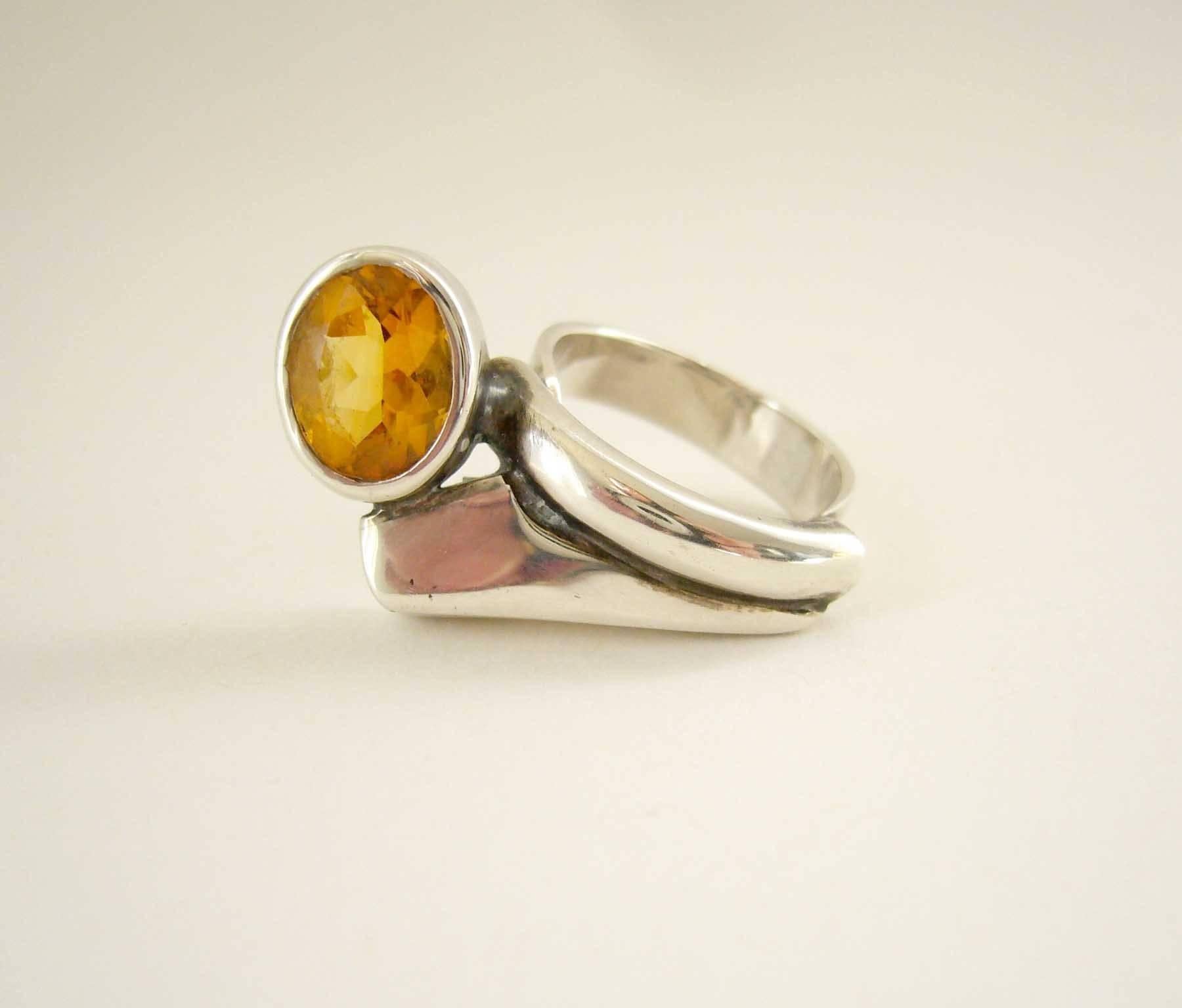 Suzanne Somogy Sterling Silver Citrine French Modernist Ring In Excellent Condition In Palm Springs, CA