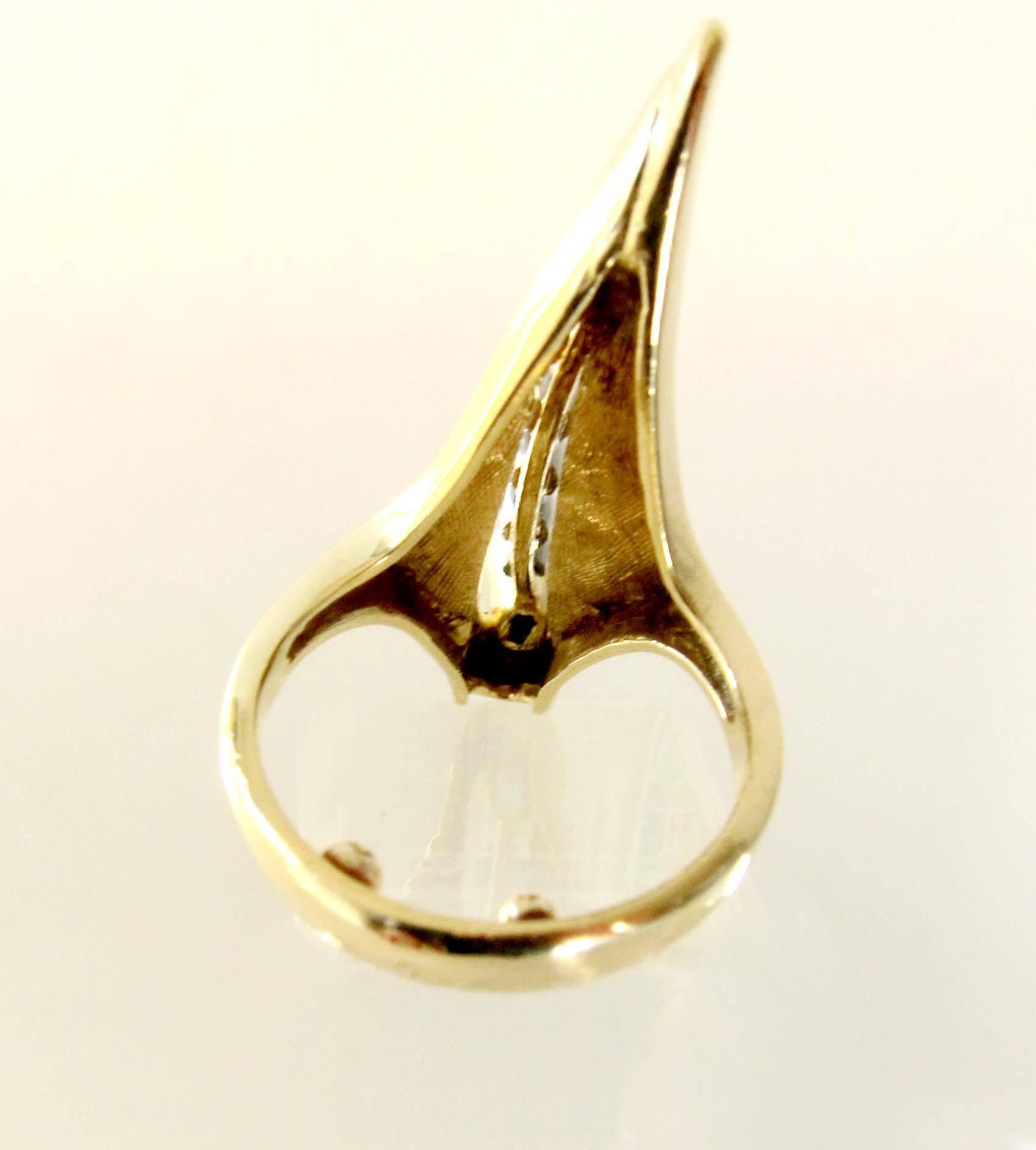 Modernist 1970s Emerald Diamond 18k Gold Elongated Arrow Ring