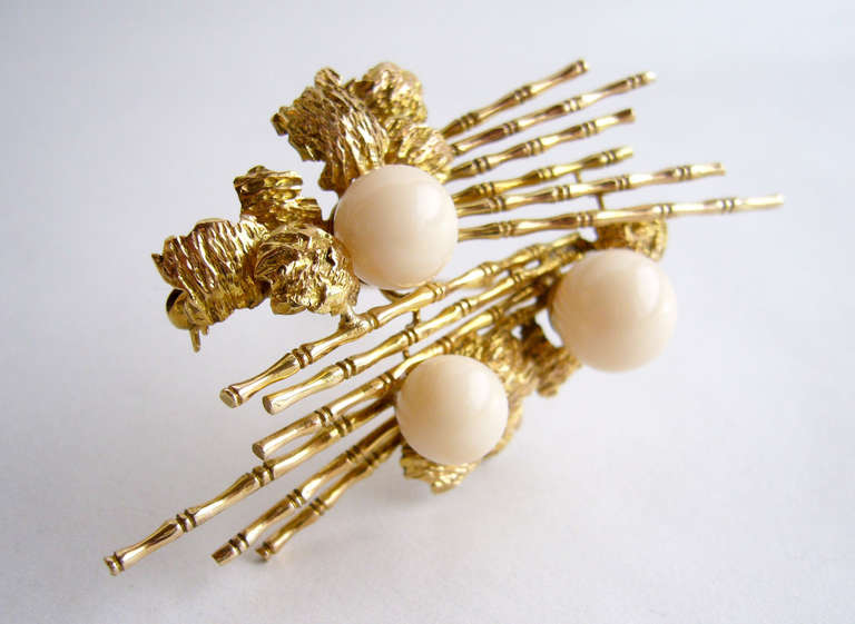 Women's Asian Modernist Gold Angel Skin Coral Brooch