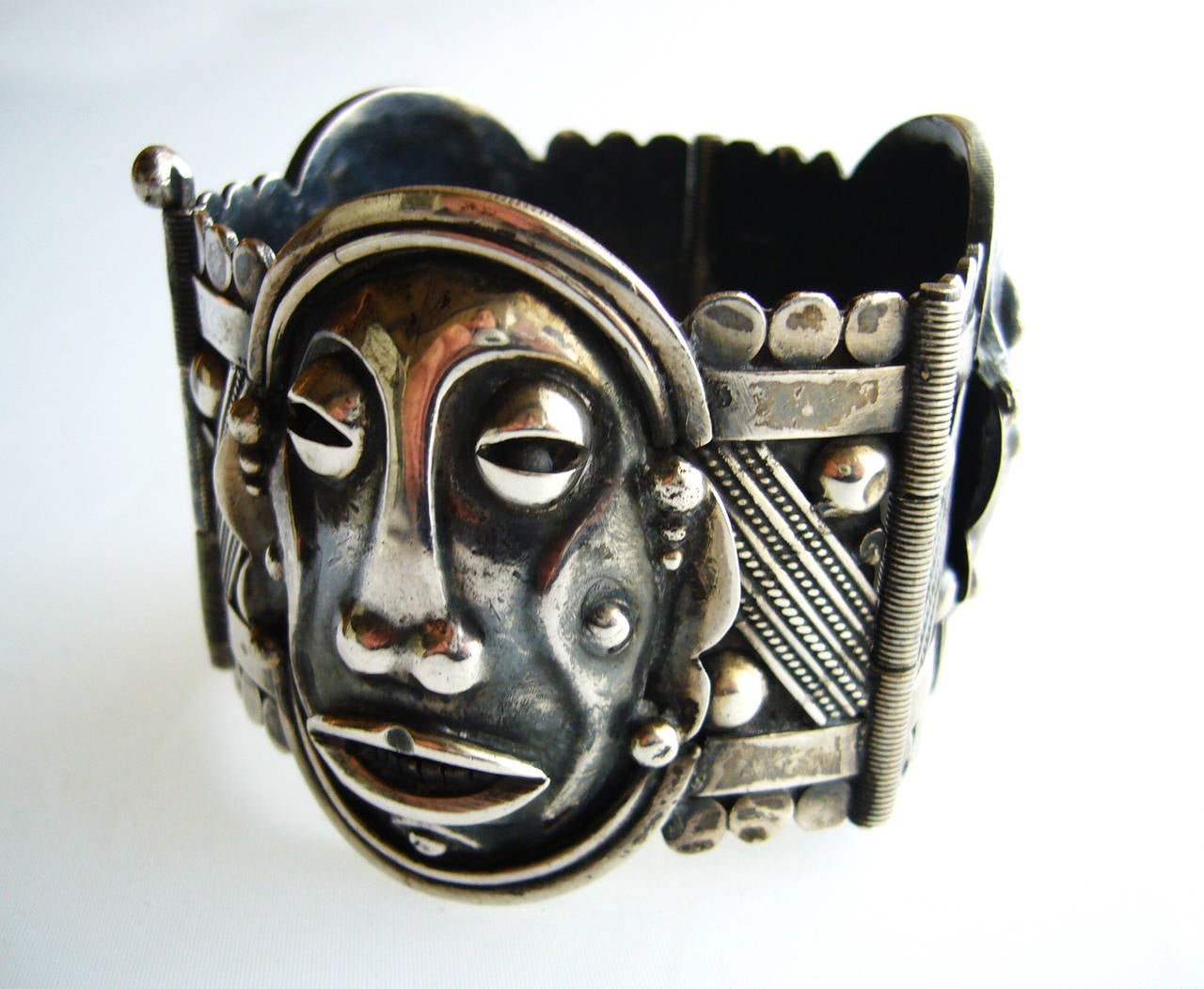 French Modernist Silver Mask Bracelet In Good Condition In Palm Springs, CA