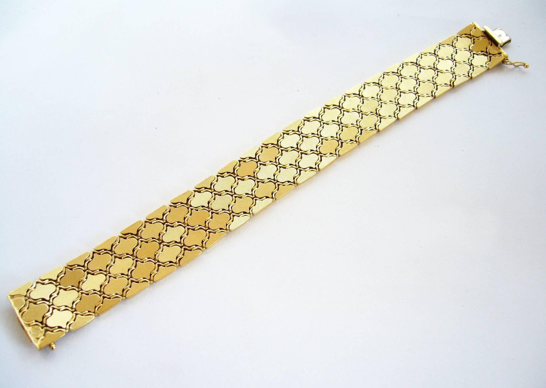 An 18k florentined gold mesh bracelet by Uno a Erre of Italy, circa 1960's.  Bracelet measures 7.5