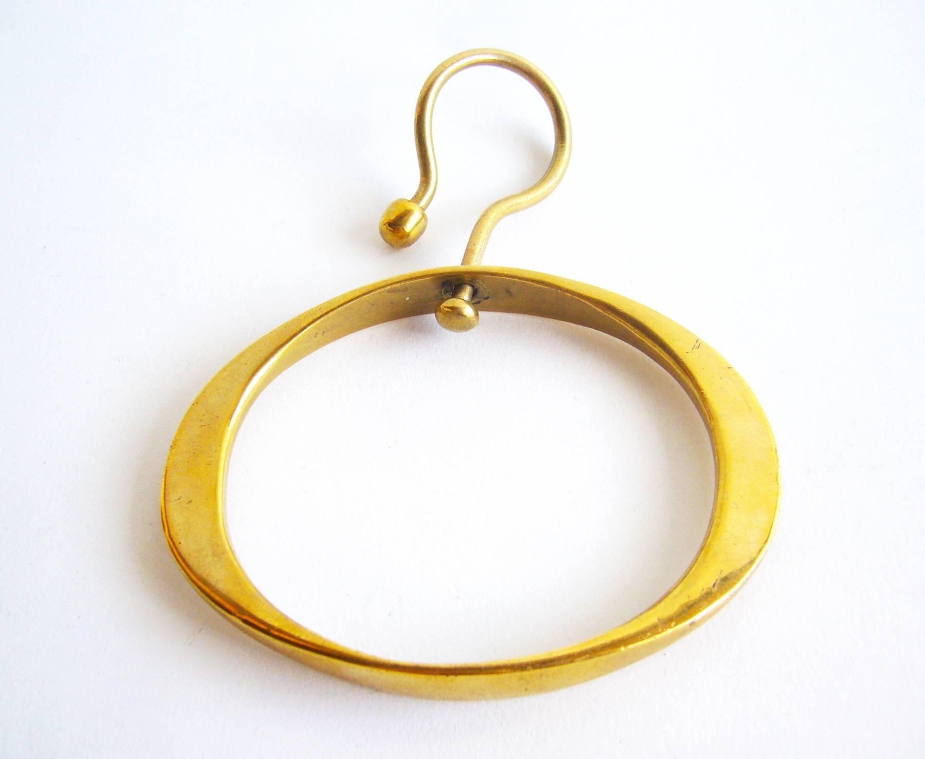 A key chain bracelet created by Jack Boyd of San Diego, California.  Bracelet measures 3.5