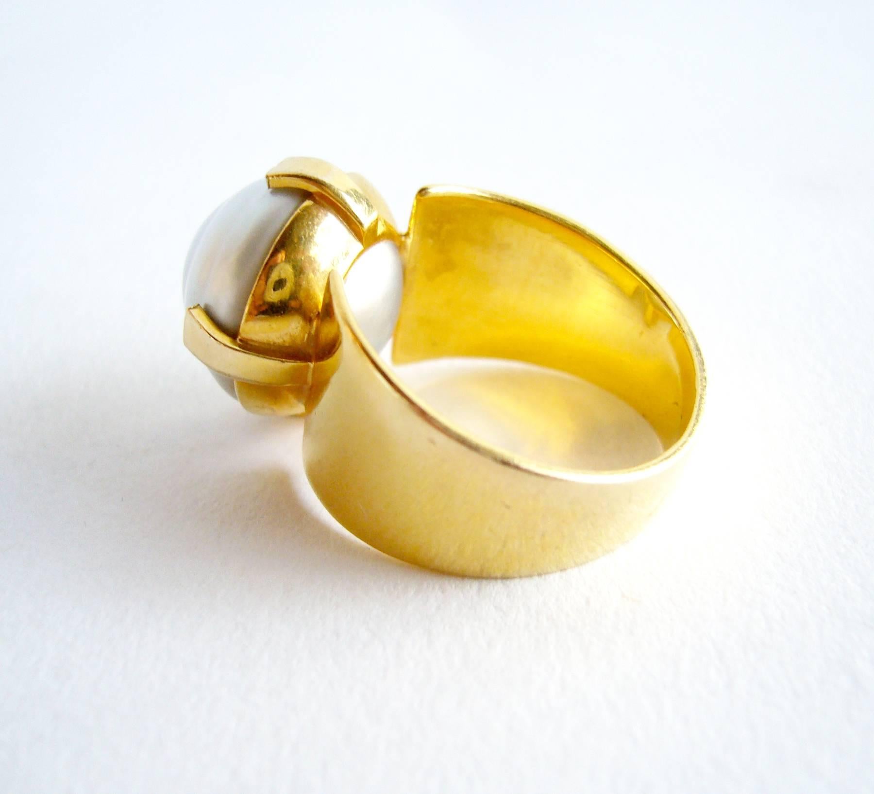 Women's 1960s Grey Baroque Pearl Gold Modernist Ring