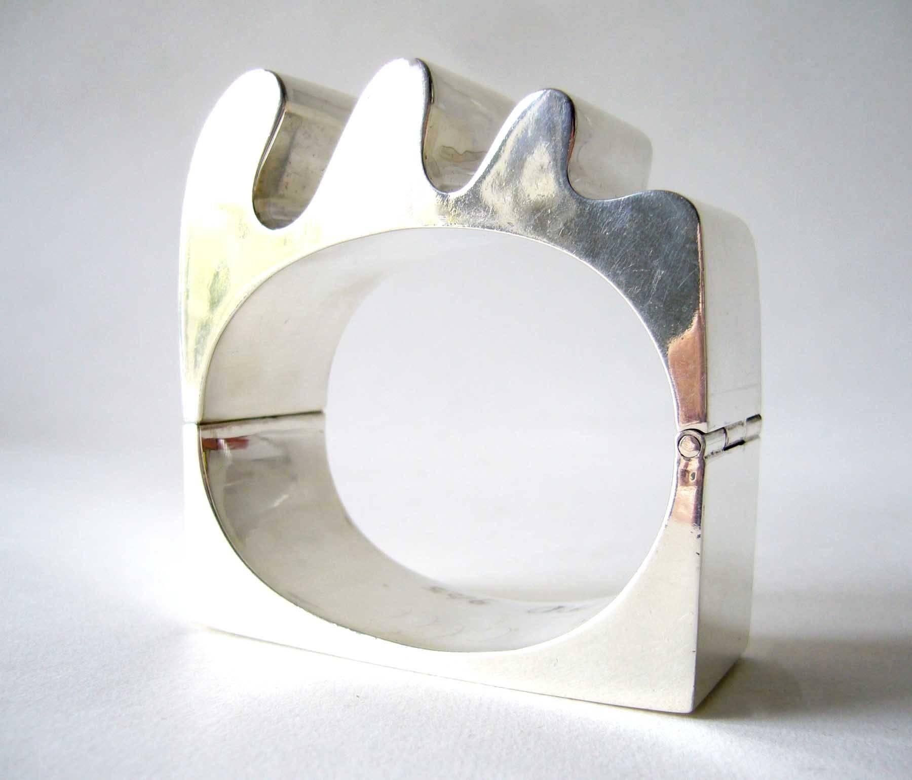 Sterling Silver Mexican Modernist Hinged Cuff Bracelet In Excellent Condition In Palm Springs, CA