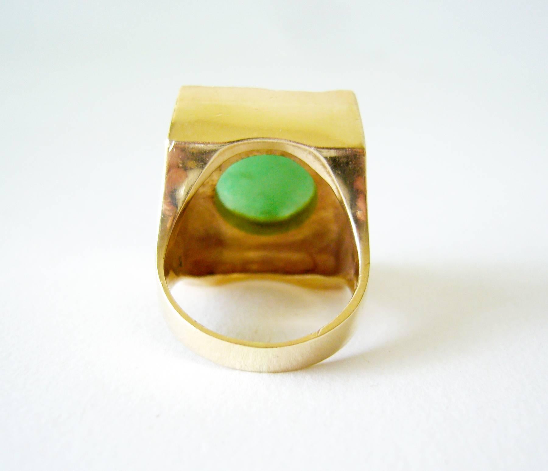 1960's Jade Gold Textured Modernist Ring In Good Condition In Palm Springs, CA
