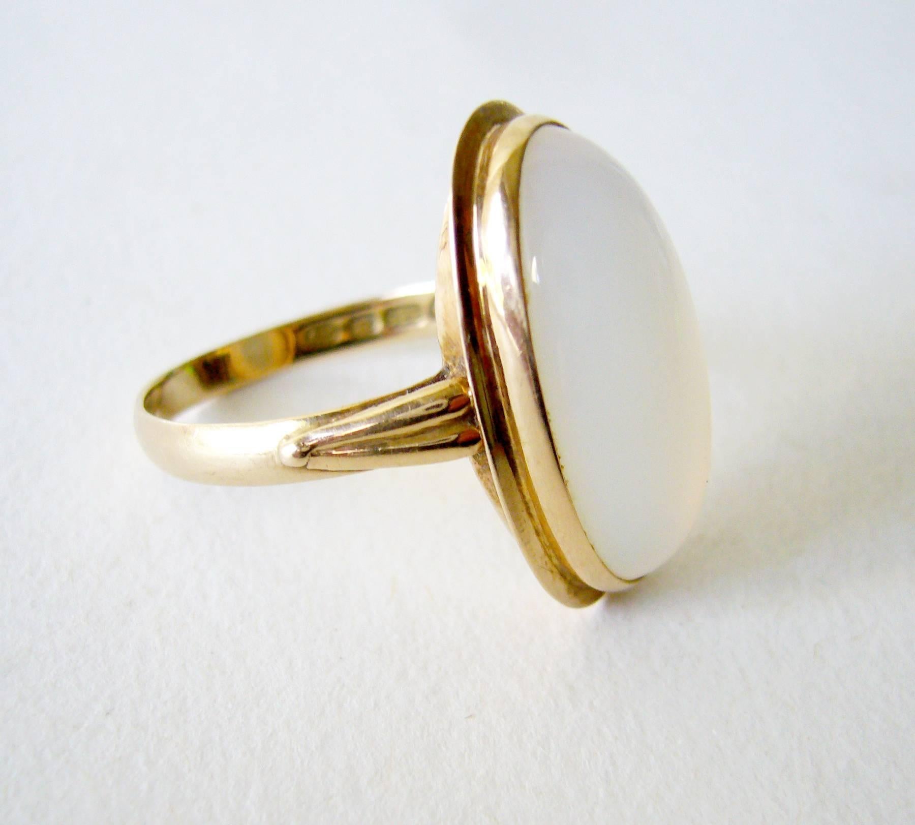 Moonstone Gold Scandinavian Modernist Ring In Excellent Condition In Palm Springs, CA