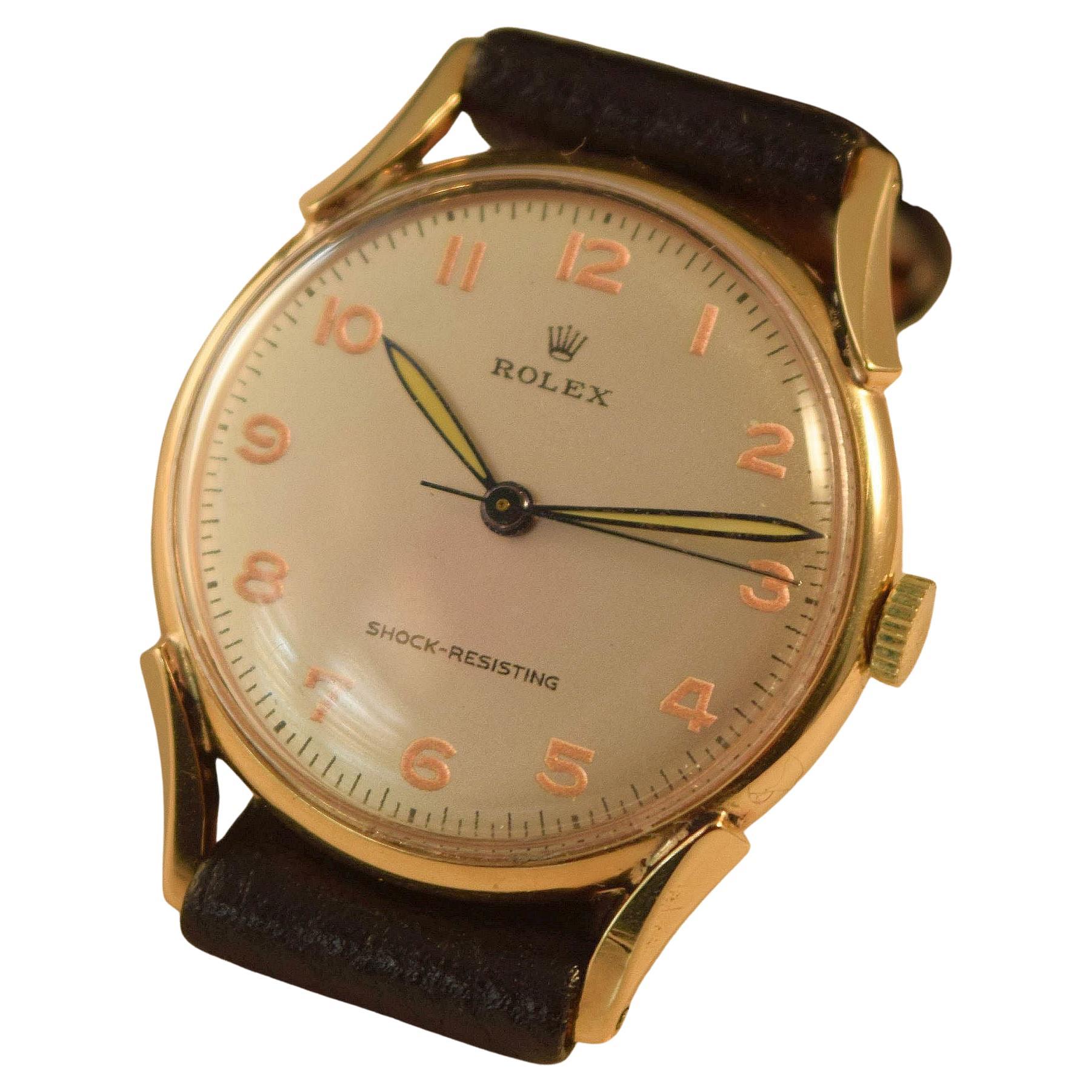 Rolex Rare and Attractive 1940's solid gold cased  watch stylish unusual lugs In Good Condition For Sale In London, GB