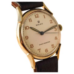 Rolex Rare et élégant boîtier en or massif des années 1940  montre stylisée à cornes inhabituelles