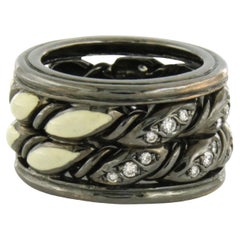 Maria Garcia Cassetti Ring with black rhodium, enamel and diamonds 18k gold
