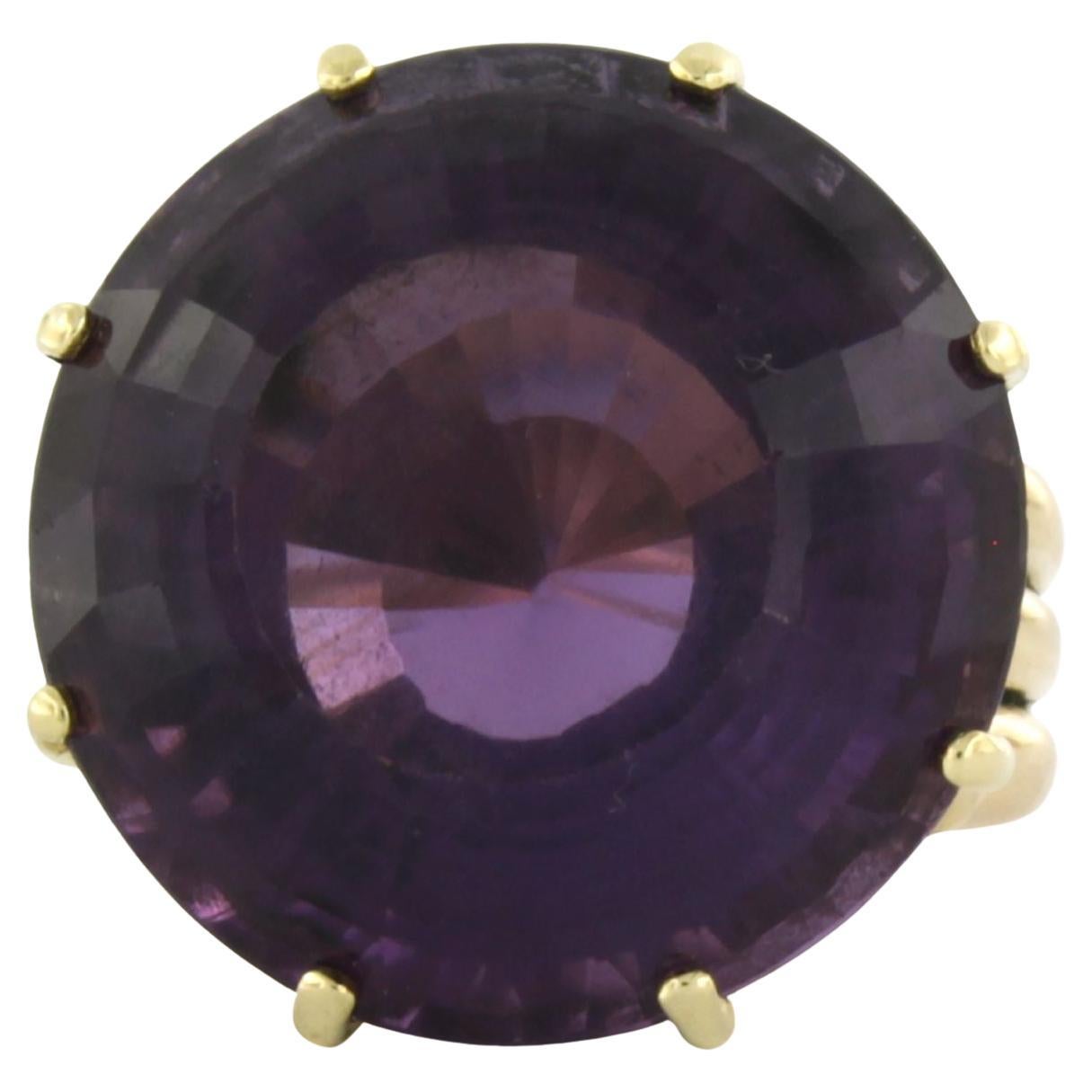 Bague avec améthyste ronde à facettes jusqu'à 45,00 carats en or 14 carats