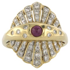 Ring mit Rubin und Diamanten im Brillantschliff bis zu 0,50ct. 18k Gold 5,6 Gramm