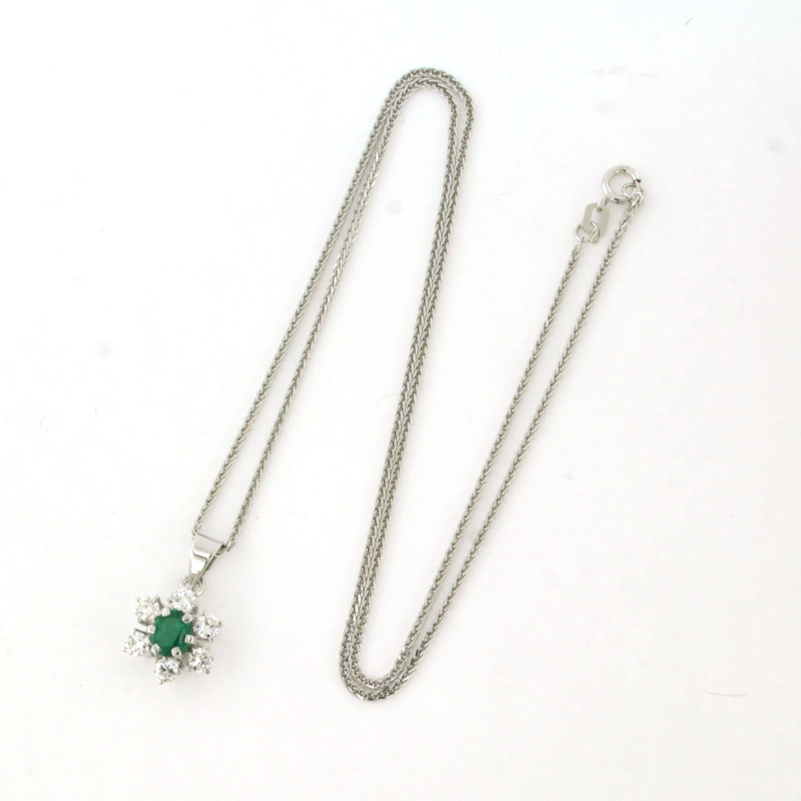 Collier et pendentif avec émeraude et diamant taille brillant jusqu'à 0,60ct or 14k Pour femmes en vente