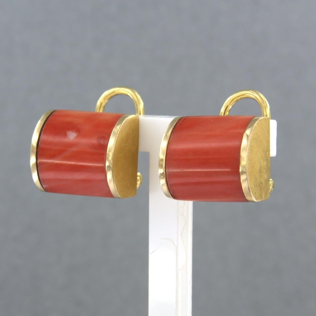 Boucles d'oreilles avec rubis de corail - 13,1 grammes - or jaune 18 carats Pour femmes en vente