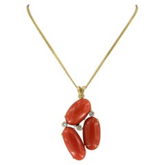 Necklace and pendant with Corallium Rubrum and brilliant cut diamonds 14k gold