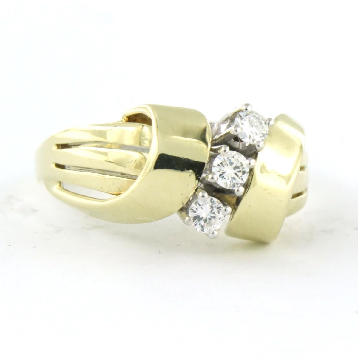 Ring mit Diamanten im Brillantschliff bis zu 0,24 Karat 14k bicolour Gold im Angebot 1