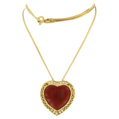Necklace and pendant with Coral and brilliant cut diamond 18k gold