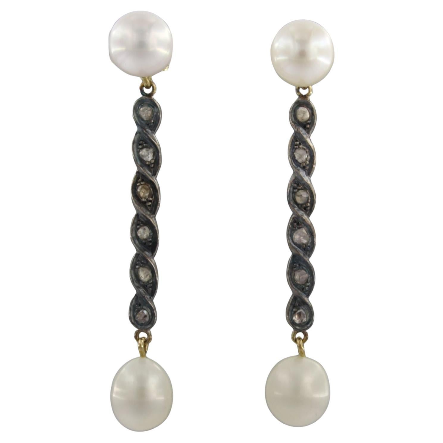 Boucles d'oreilles en or et argent 14 carats avec perles et diamants taille rose jusqu'à 0,05 carat en vente