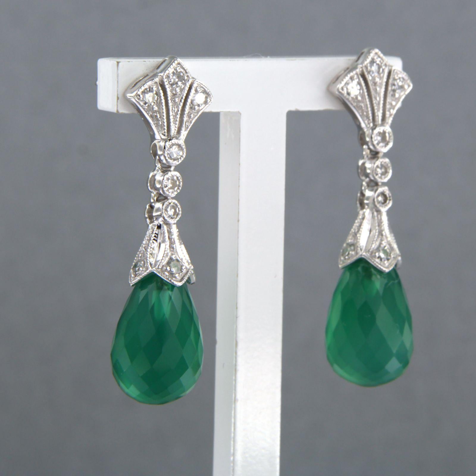 Moderne Boucles d'oreilles en or 14k avec calcédoine et diamant taille unique total 0.34ct 5.5 grammes en vente