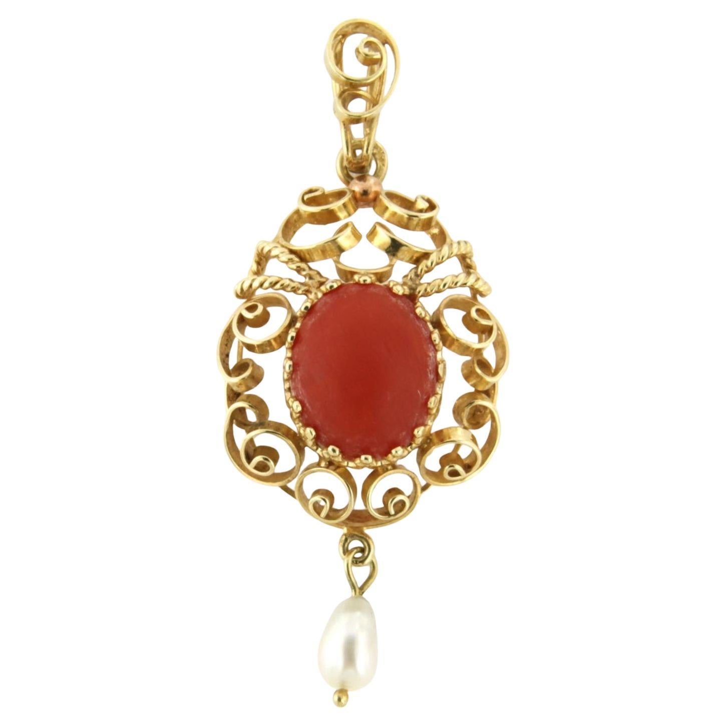 Pendentif Victorien avec corail et perle 4.0 grammes 14k or jaune