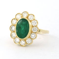 Ring mit Smaragd und Diamanten im Brillantschliff bis zu 1,00 ct, 18-karätiges Gold, 6,5 Gramm