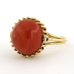Cocktail ring with coral - 9.2 grams - 18k gold