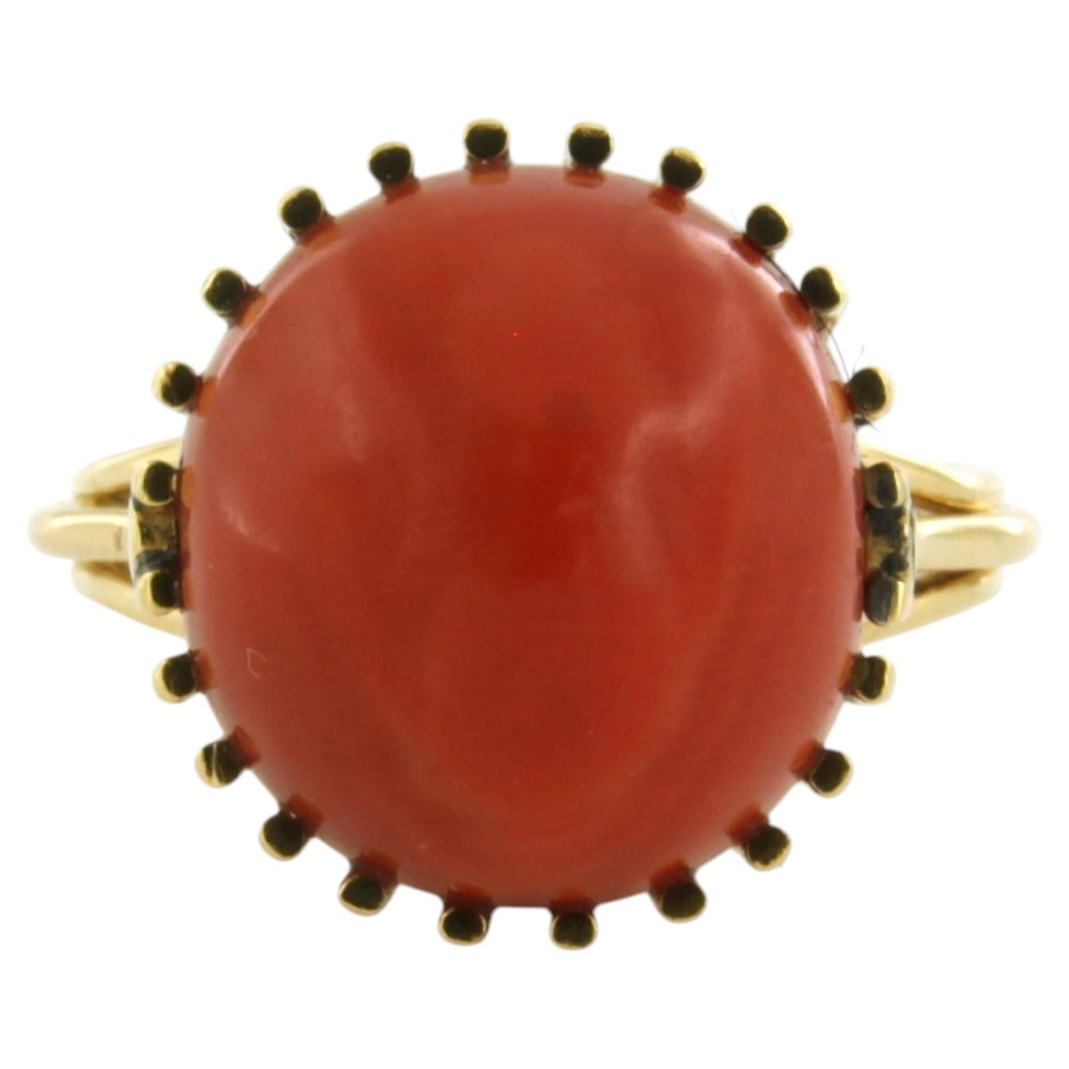 Cocktail ring with coral - 9.2 grams - 18k gold For Sale