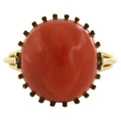 Cocktail ring with coral - 9.2 grams - 18k gold