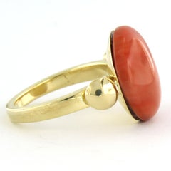 Anello in oro giallo 18k con corallo incastonato - 8,2 grammi - misura USA 7,5 - UE. 17.75