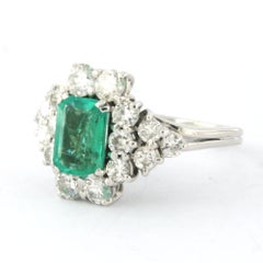 Ring with emerald up to 1.65ct and brilliant cut diamonds up to 2.00ct 18k gold
