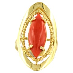 18k yellow gold ring with coral - 7.3 grams - ring size U.S. 6.5 - EU. 17 (53)