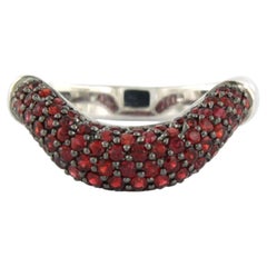 Modern design ring with Garnet - 18k gold 7.1 grams