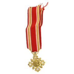 18k yellow gold Papal award set with rose-cut diamonds total 0.08ct, 1888