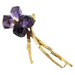 Brooch with amethyst and brilliant cut diamonds up to 0.15ct 18k gold 23.2 grams