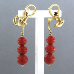 Earrings wth coral 18k yellow gold 7.2 grams