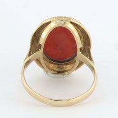 14k yellow gold ring set with coral - 4.9 grams - ring size U.S. 8 - EU. 18.25