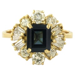 Anello con zaffiro, diamanti taglio taper e brillante fino a 1,00ct in oro 18k
