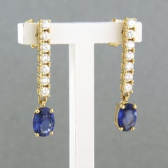 Orecchini con zaffiro 1,75ct e diamanti taglio brillante fino a 0,54ct in oro 18k
