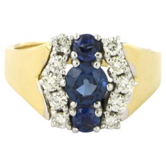 Ring mit Saphir und Diamanten im Brillantschliff bis zu 0,43 Karat, 18-karätiges Gold, 8,7 Gramm