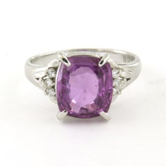 Ring with unheated purple-pink sapphire up to 4.90ct and diamond platinum