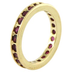 Eternity-Ring mit Rubin, 14 Karat Gold, 3,4 Gramm