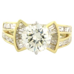 RIng with brilliant and baguette shaped diamonds up to 3.40ct 18k gold 6.7 grams