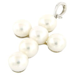 Pendant in shape of cross with pearls 18k gold 10.0 grams