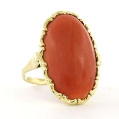 14k yellow gold ring set with coral - 5.6 grams - ring size U.S. 6 - EU. 16.5