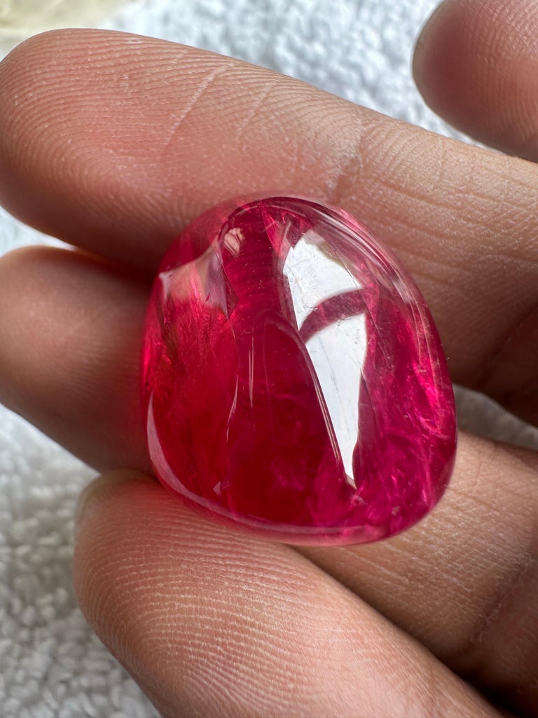 Spinelle Rouge De Birmanie Naturelle – 1,71 Ct – Cabochon Translucide – Neuf Sans Emballage