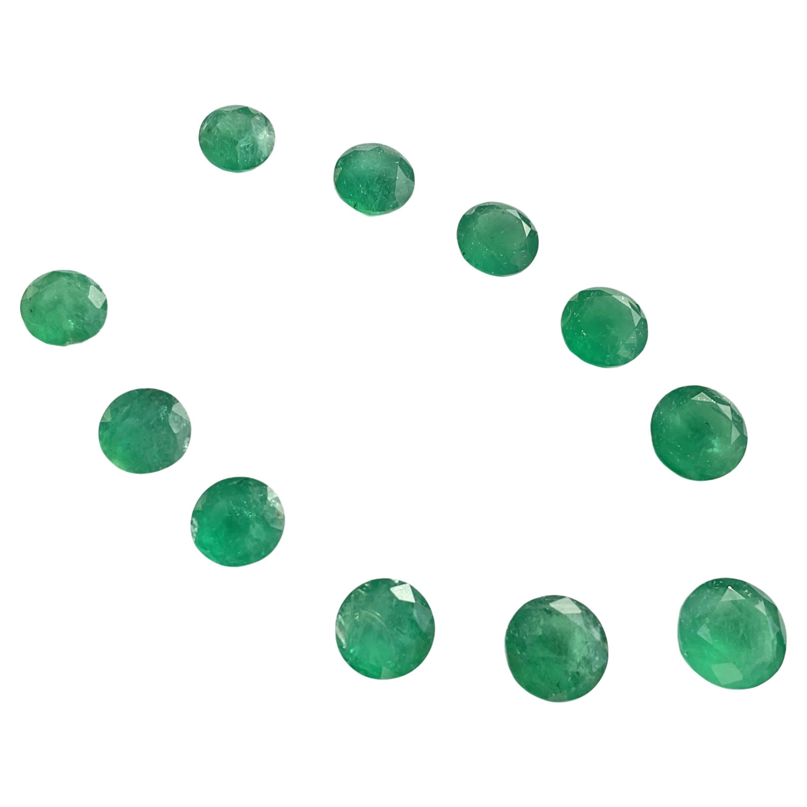 103.48 Carats Zambian Emerald Round Cutstone Layout 11 Pieces For Fine Jewelry For Sale