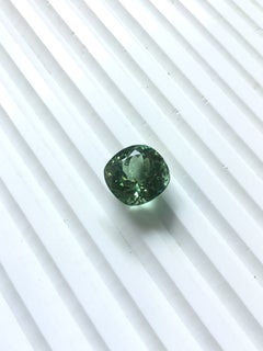 Pietra di tormalina verde da 11,77 carati con taglio a cuscino – Gemma naturale di altissima qualità
