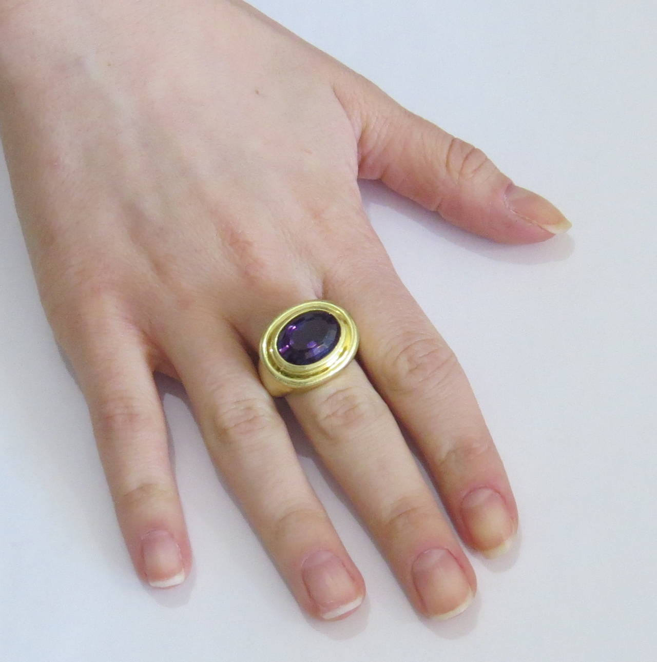 Large Tiffany & Co Paloma Picasso Gold Amethyst Ring In Excellent Condition In Lambertville, NJ