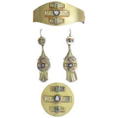 Antique Circa 1870s Gold Diamond  Emerald Bracelet Earrings Brooch Suite