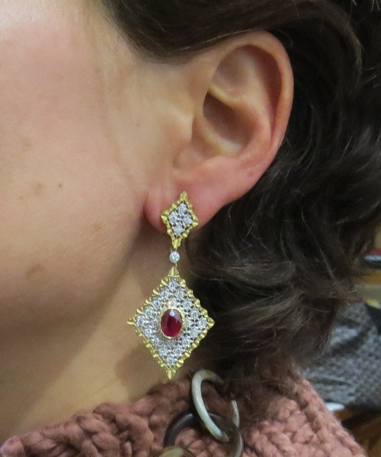 Mario Buccellati Ruby Diamond Gold Earrings In Excellent Condition In Lambertville, NJ